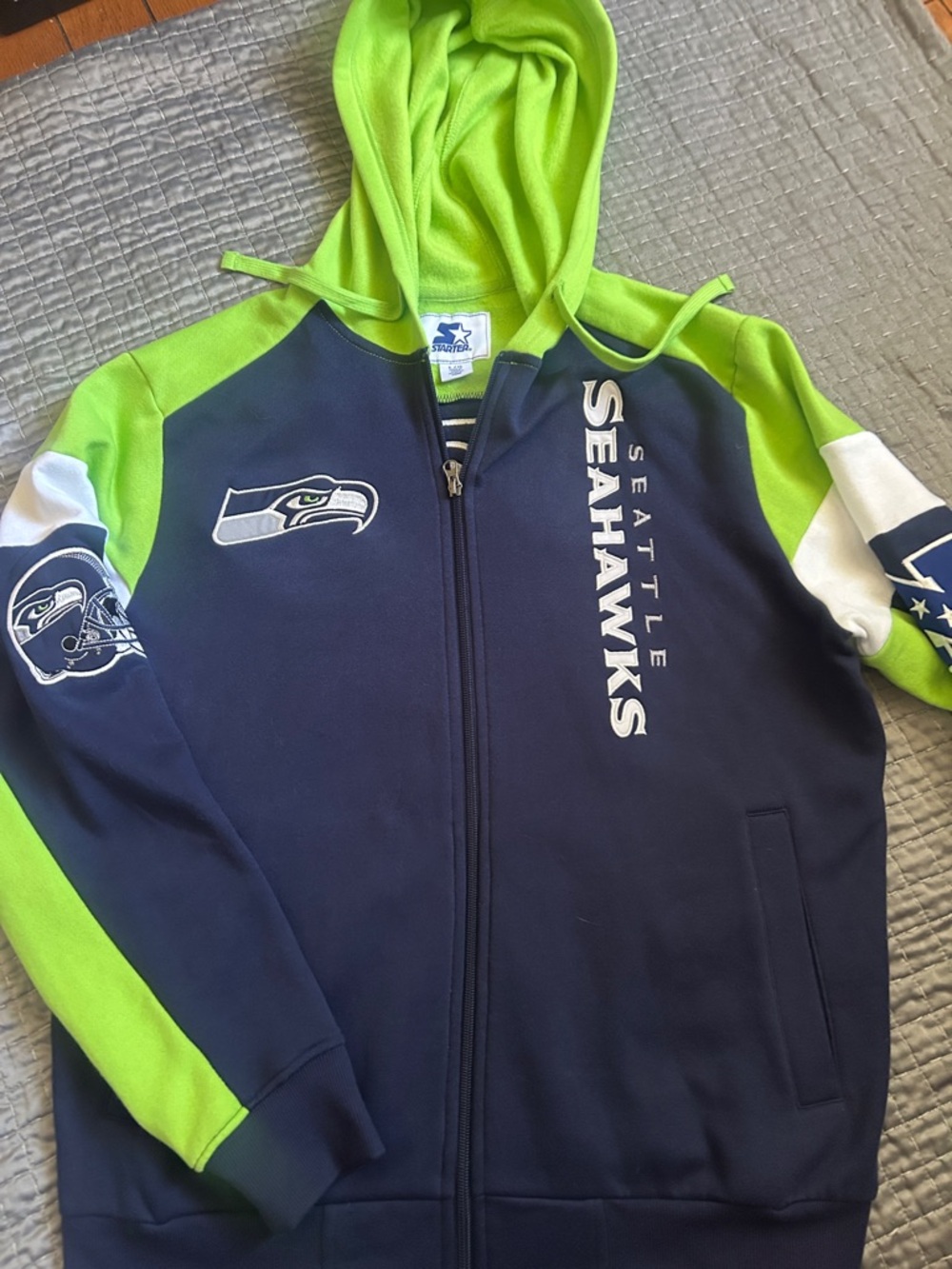 Seattle Seahawks (Starter Brand) Zip Hoodie